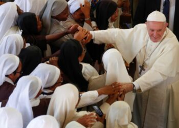 Pope Francis greets faithful after leading the mid-morning prayer at the Monastery of the Discalced Carmelites in Antananarivo, Madagascar, September 7, 2019. REUTERS/Yara Nardi