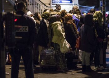 Francia, desmatelado campamento de inmigrantes. Foto Cadena Ser.