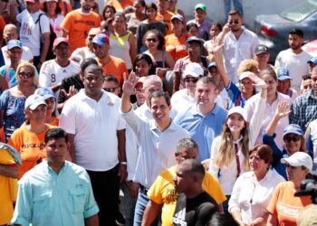 Juan Guaidó Pdte. (E) Venezuela Macuto Vargas. 30Nov. Foto Prensa presidencial Leo Álvarez