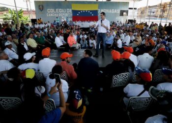 Juan Guaidó. Colegio de Médicos de Maturín. Foto Prensa presidencial, Leo Alvarez.