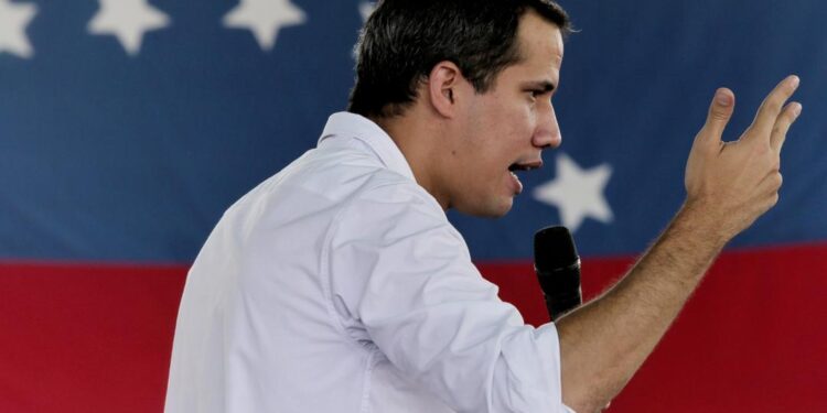 Juan Guaidó. Colegio de Médicos de Maturín. Foto Prensa presidencial, Leo Alvarez.