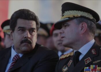 Nicolás Maduro y Vladimir Padrino López. Foto EFE.