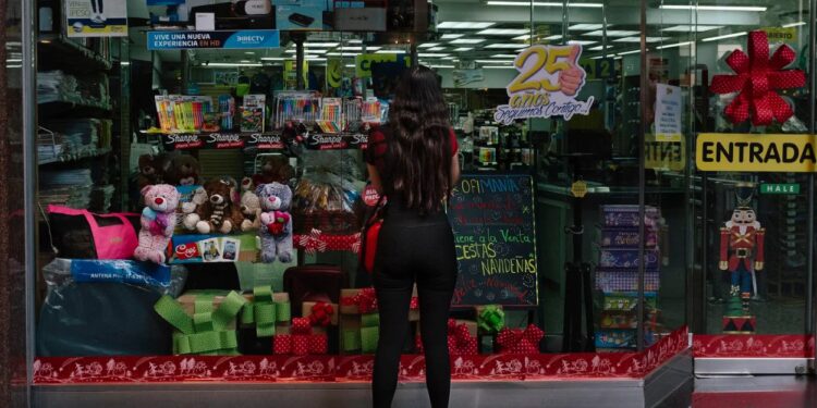 Tienda en el centro comercial San Ignacio, Caracas Venezuela. Foto Andrea Hernández Briceño.