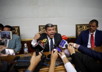 Diputado Luis Parra. Foto EFE.