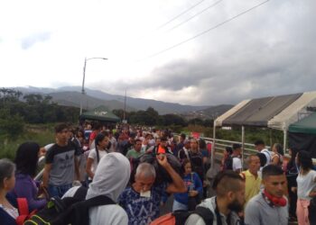 Puente Internacional Simón Bolívar. Foto @ponchogocho.