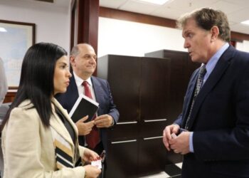 Embajadora en Costa Rica, María Faría, se reunió con el Coordinador Regional de la Oficina de Estados Unidos  de Asistencia para Desastres en el Extranjero, Timothy M. Callaghan. Foto Prensa presidencial