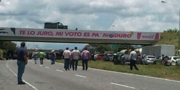 Autopista José Antonio Paéz. Foto referencial.