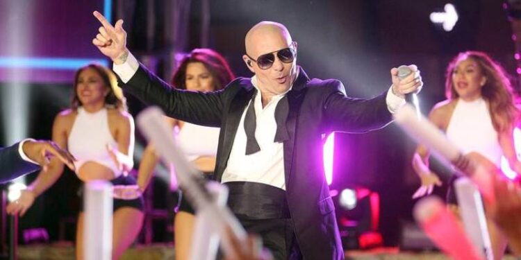 Pitbull en el concierto de Año Nuevo en el hotel Thompson en Miami Beach el 31 de diciembre del 2014. PATRICK FARRELL MIAMI HERALD