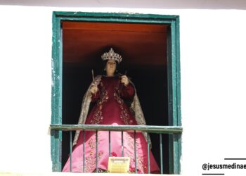 Iglesia El Hatillo. Virgen Santa Rosalía, protectora contra enfermedades infecciosas y la peste. Foto @jesusmedinae