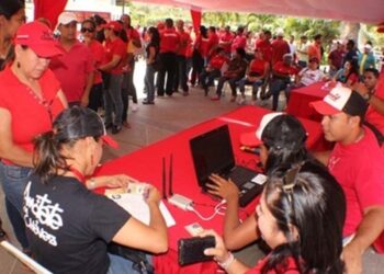 PSUV suspende jornadas de carnetización. Foto de archivo.