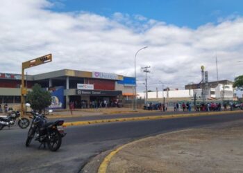 Pensionados Bolívar. Banco Caroní, Foto @mpasarella25