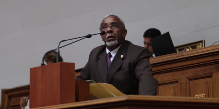 El diputado de la Asamblea Nacional y médico toxicólogo, José Trujillo. Foto de archivo.