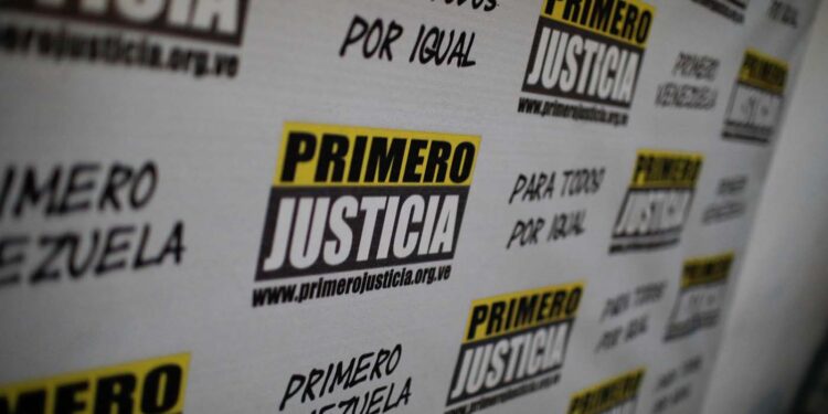 The logo of opposition party Justice First (Primero Justicia) is seen during a news conference in Caracas, Venezuela January 26, 2018. REUTERS/Marco Bello