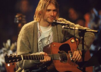 American singer and guitarist Kurt Cobain (1967 - 1994), performs with his group Nirvana at a taping of the television program 'MTV Unplugged,' New York, New York, Novemeber 18, 1993. (Photo by Frank Micelotta/Getty Images)