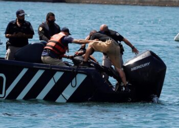 Dos muertos y un herido tras la colisión de una avioneta en la Bahía de San Juan Puerto Rico. Foto Agencias.