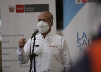 El ministro de Salud de Perú, Víctor Zamora. Foto de archivo.