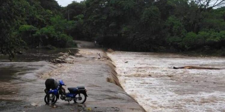 República Dominicana . Tormenta Laura. Foto Agencias.