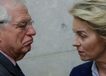 El Alto Representante de la UE, Josep Borrell, junto a la presidenta de la Comisión, Von der Leyen - EFE