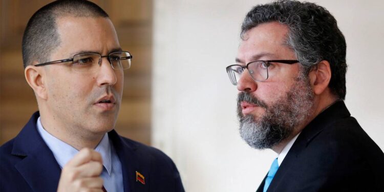 Jorge Arreaza y Ernesto Araújo. Foto collage.