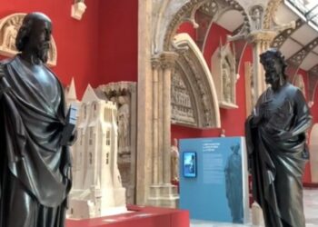 Las estatuas de Le-Duc. Foto captura de video EFE.