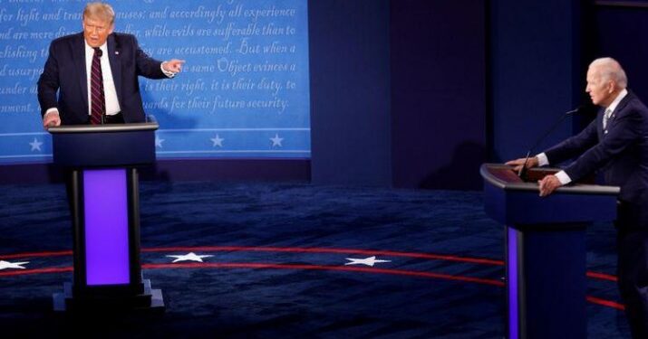 Foto del martes del presidente Donald Trump y el candidato demócrata Joe Biden en el primer debate de cara a las elecciones de noviembre, en Cleveland. Sep 29, 2020. REUTERS/Brian Snyder