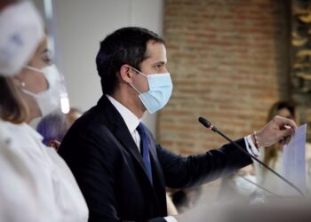 Pdte (e) Juan Guaidó en jornada con Héroes de la salud. Foto: CCN