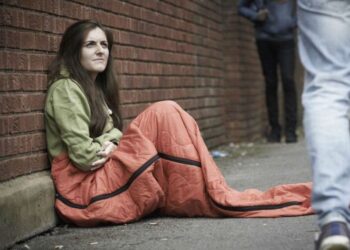 Mujer situación de calle. Foto referencial.