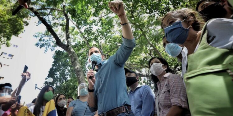 Pdte. (E) Juan Guaidó. 31oct2020. Foto Prensa Leo Álvarez.