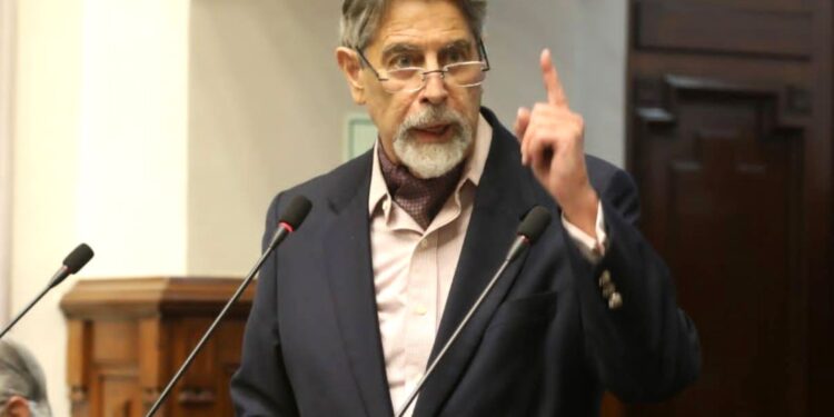 Francisco Sagasti. presidente interino de Perú. Foto Agencias.