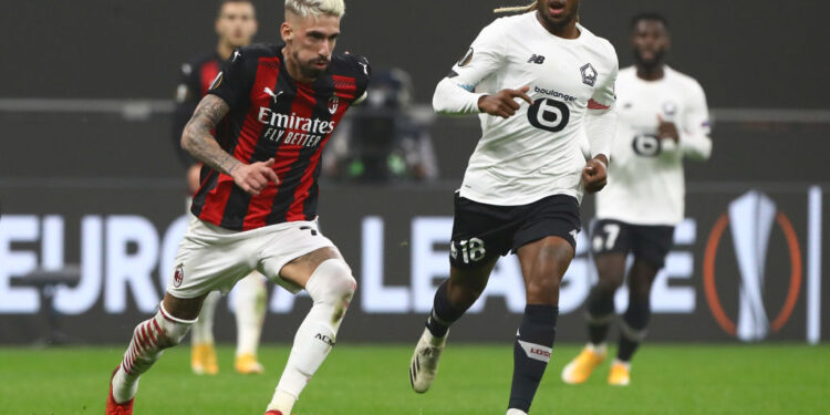 MILAN, ITALY - NOVEMBER 05:  Samuel Castillejo of AC Milan in action during the UEFA Europa League Group H stage match between AC Milan and LOSC Lille at San Siro Stadium on November 5, 2020 in Milan, Italy.  (Photo by Marco Luzzani/Getty Images)