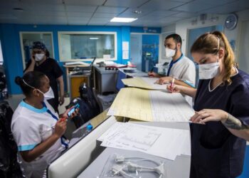 Hospital en Francia. Foto EFE.