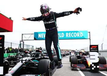 Mercedes, primer equipo que logra siete títulos de constructores consecutivos. Foto agencias.