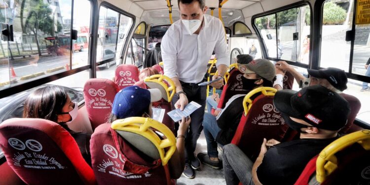 Pdte. Juan Guaidó. 28Nov2020. Transporte. Consulta Popular. Foto Leo Álvarez.