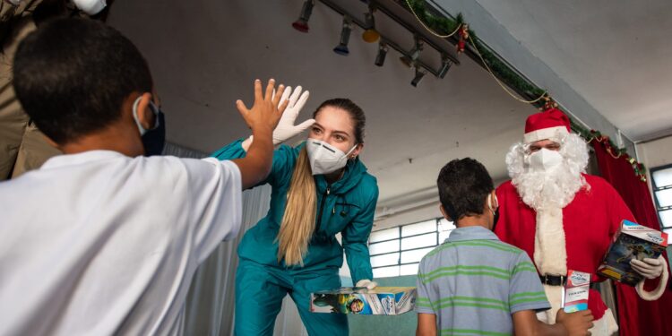 Fabiana Rosales, Casa Hogar Obra Social de la Madre y el Niño. Foto @FabiiRosales