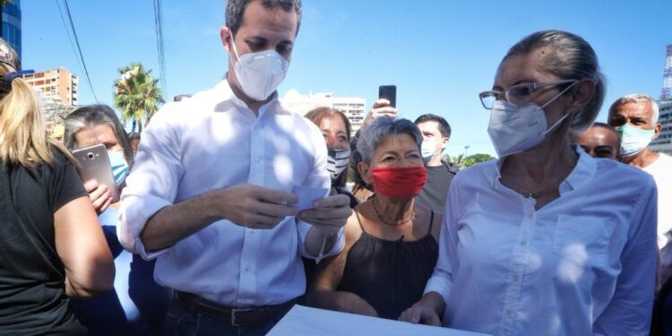 Pdte. (E) Juan Guaidó, Consulta Popular. Vargas. Foto Vero Ravelo.