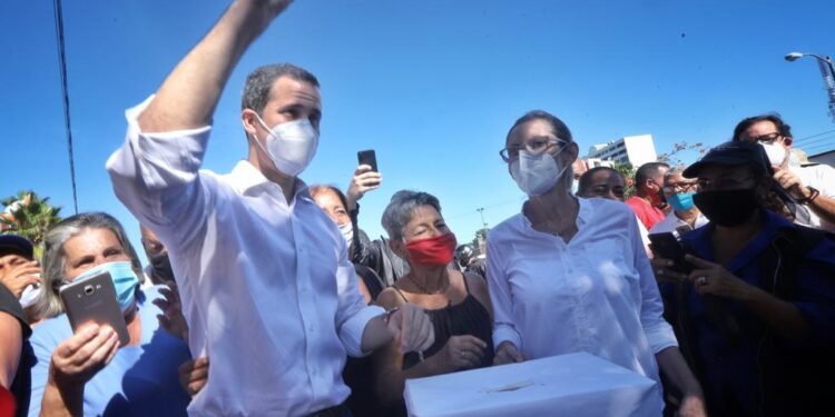 Pdte. (E) Juan Guaidó, Consulta Popular. Vargas. Foto Vero Ravelo.