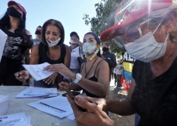 Pdte. (E) Juan Guaidó, Consulta Popular. Vargas. Foto Vero Ravelo.