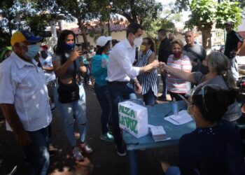 Pdte. (e) Juan Guaidó Consulta Popular, Caraballeda, Vargas. Foto Vero Ravelo.