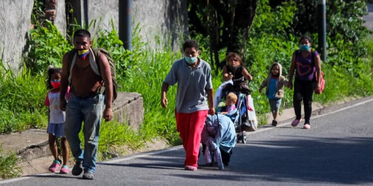 Venezolanos migrantes. Foto EFE.