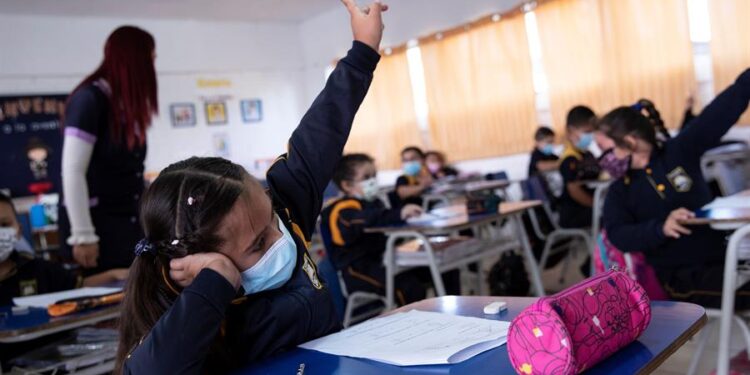 Clases presenciales, coronavirus. Foto Práctica Español.