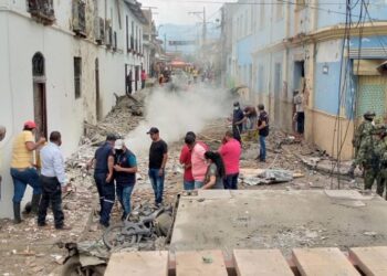 Explosión frente a la alcadía de Corinto, Cauca. Foto El Tiempo