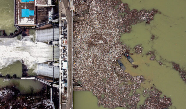 Vista aérea de lago Potpecko, cerca de Priboj, Serbia, 28 enero 2021.
REUTERS/Marko Djurica