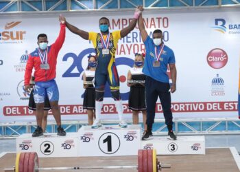 Desde la izquierda Olfides-Saez, Diego Betancur y Yeimar-Mendoza. Foto Momento Deportivo RD.