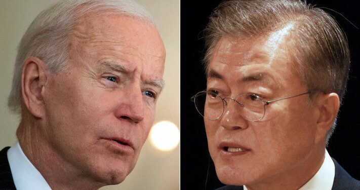 Joe Biden y su hom{ologo surcoreano Moon Jae-in. Foto de archivo.