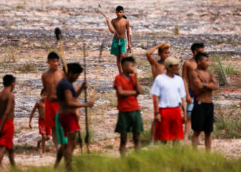 FFoto de archivo. Indigenas de la etnia Yanomami en el Cuarto Surucucu Special Frontier Platoon en el municipio de Alto Alegre. Estado de  Roraima, Brasil Julio 1, 2020. REUTERS/Adriano Machado/