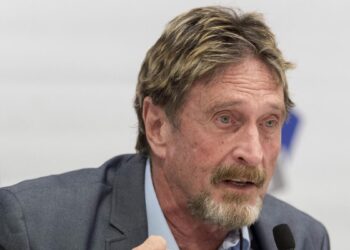 John McAfee (+). Foto de archivo.