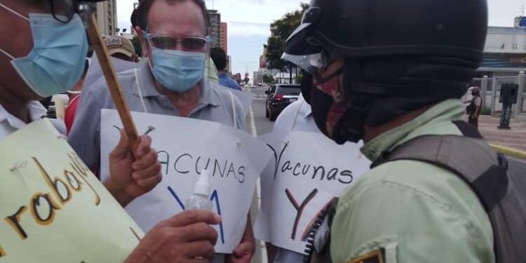 Trabajadores Zulia, protesta. Foto @acastroparra