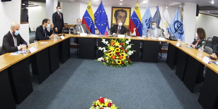 El Poder Ciudadano conformado por el Ministerio Público, Defensoría del Pueblo y Contraloría General del régimen de Maduro, en reunión con la Misión de la UE. Foto @CGRVenezuela