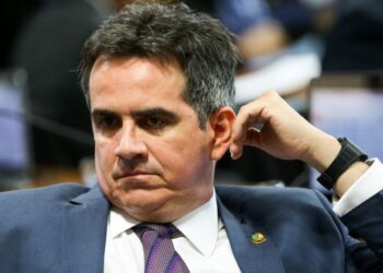 Brasília - O senador Ciro Nogueira, autor do projeto  de lei que dispõe sobre a exploração de jogos de azar em todo o território nacional, durante sessão da CCJ Senado (Marcelo Camargo/Agência Brasil)