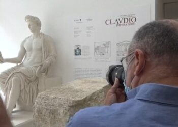 Hallan una de las piedras que marcaban el límite sagrado de la antigua Roma. Foto captura de video EFE.
